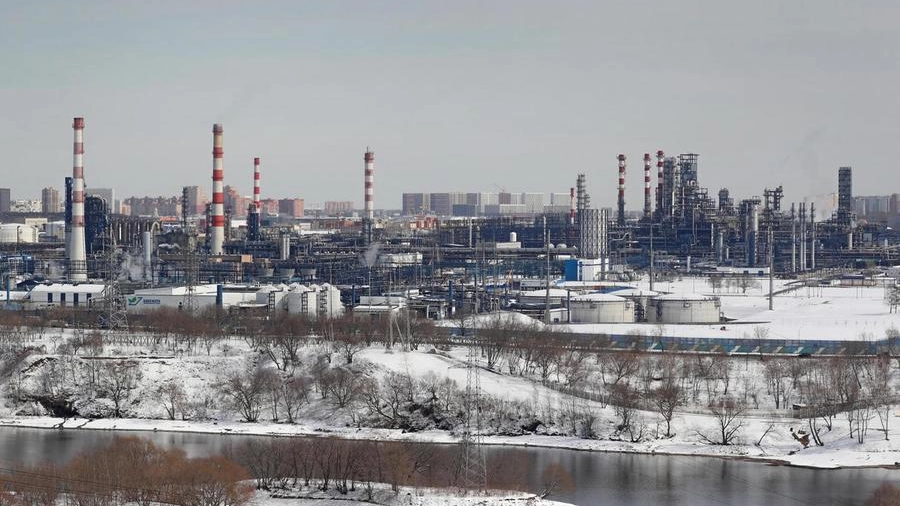 La raffineria Gazpromneft a Mosca