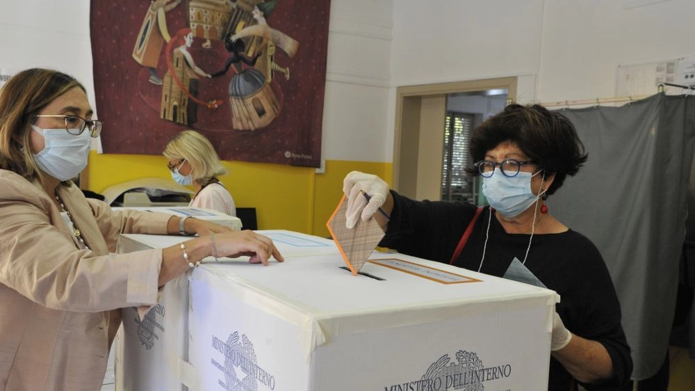 Si è votato anche per i sindaci di Macerata (votanti al 65,35%), Fermo (67,91%) e Senigallia (65,83%)