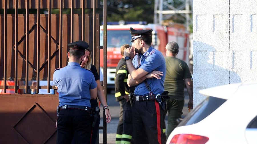 I carabinieri sul luogo del tragico incidente a Portomaggiore