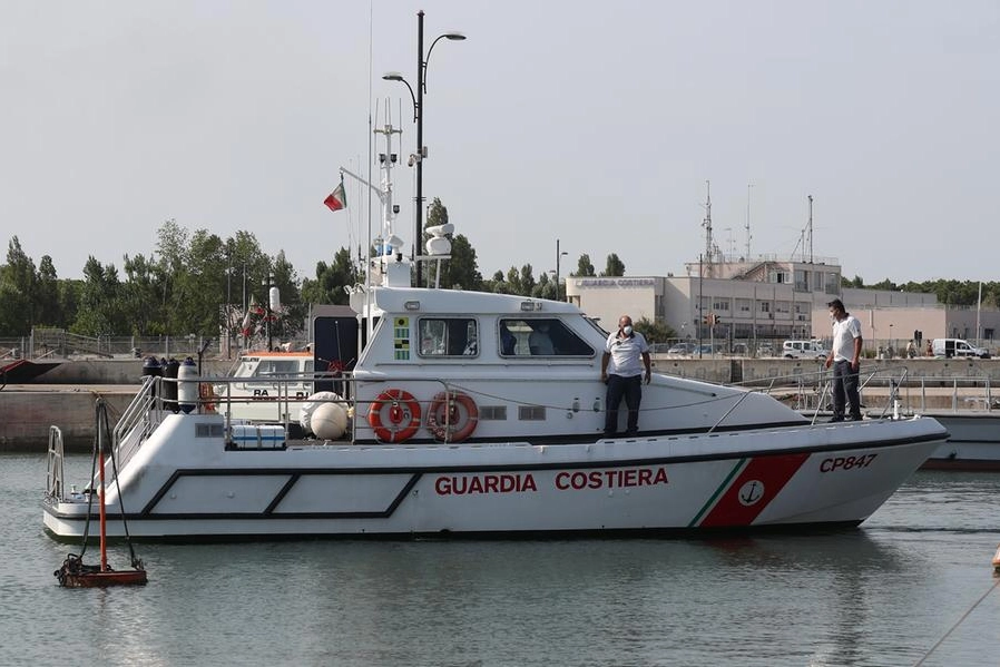 Il pescatore è stato trovato senza vita a 7 miglia dalla costa di Marina Romea
