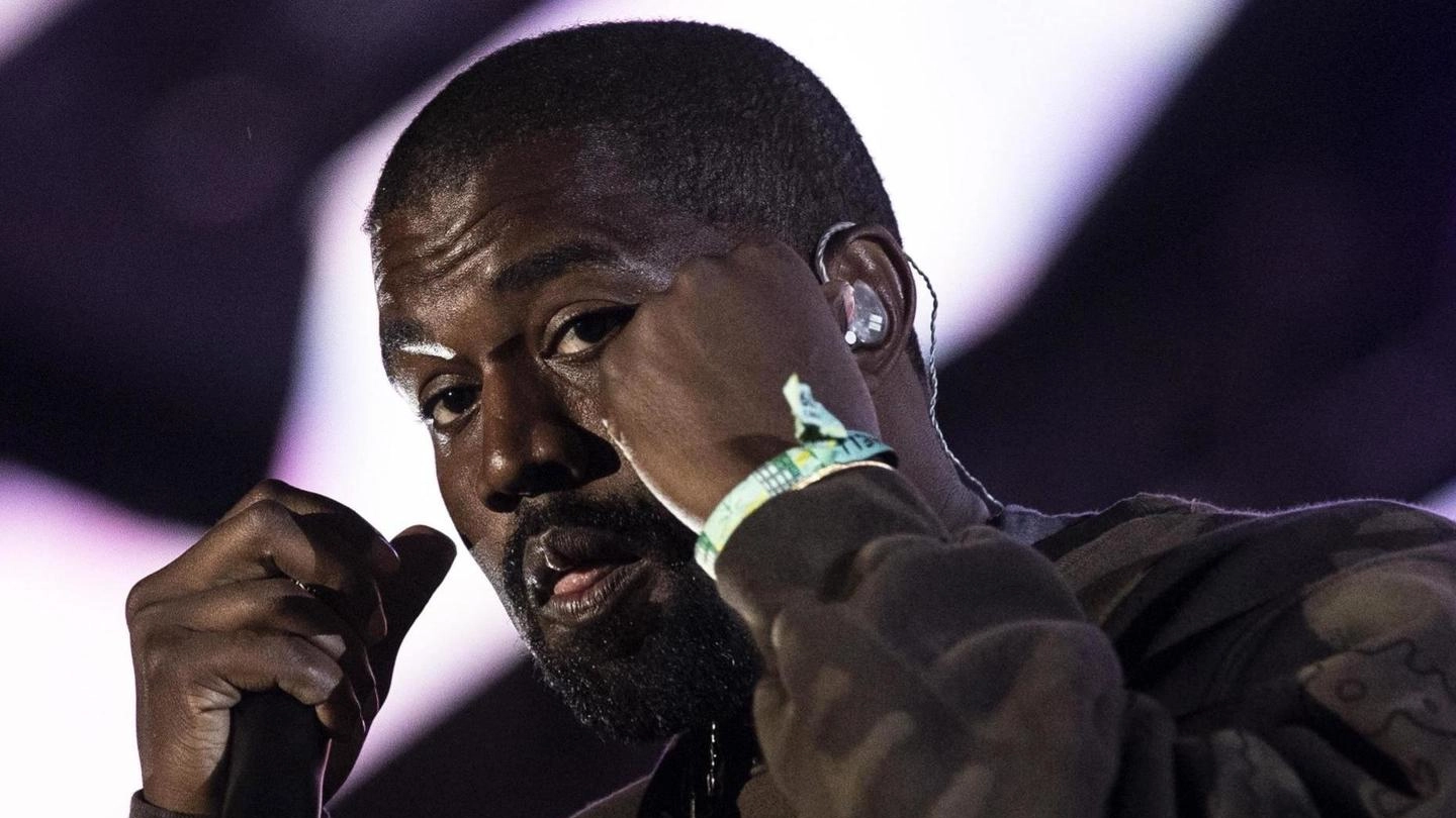 Il rapper americano Kanye West: nuovo rinvio in vista per la data del concerto a Reggio Emilia