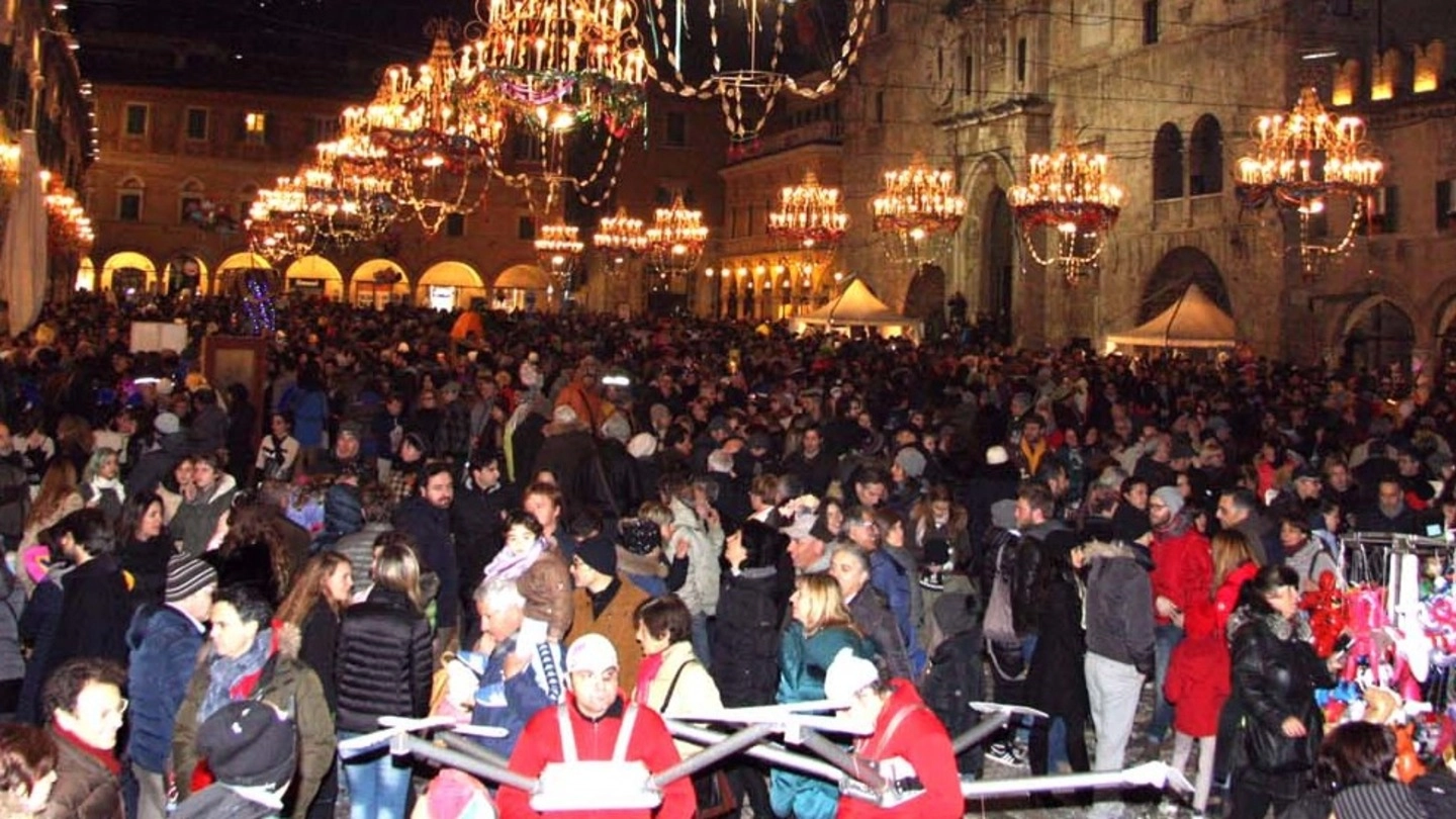 Piazza del Popolo gremita per il Carnevale