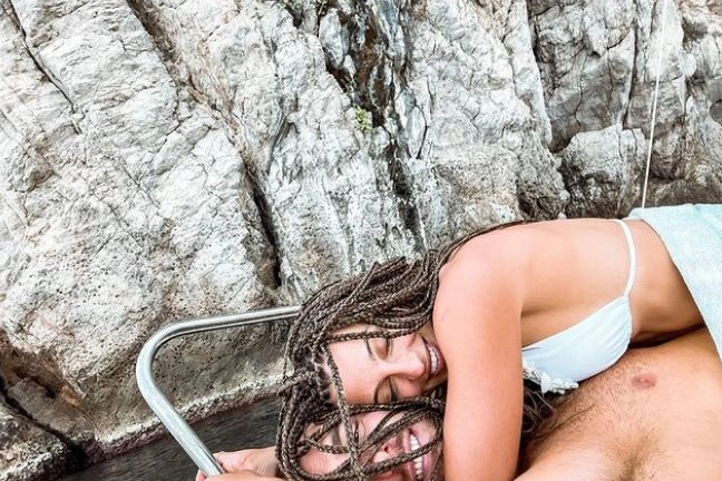 Gregorio Paltrinieri e Rossella Fiamingo insieme in barca a Ferragosto (foto da Instagram)