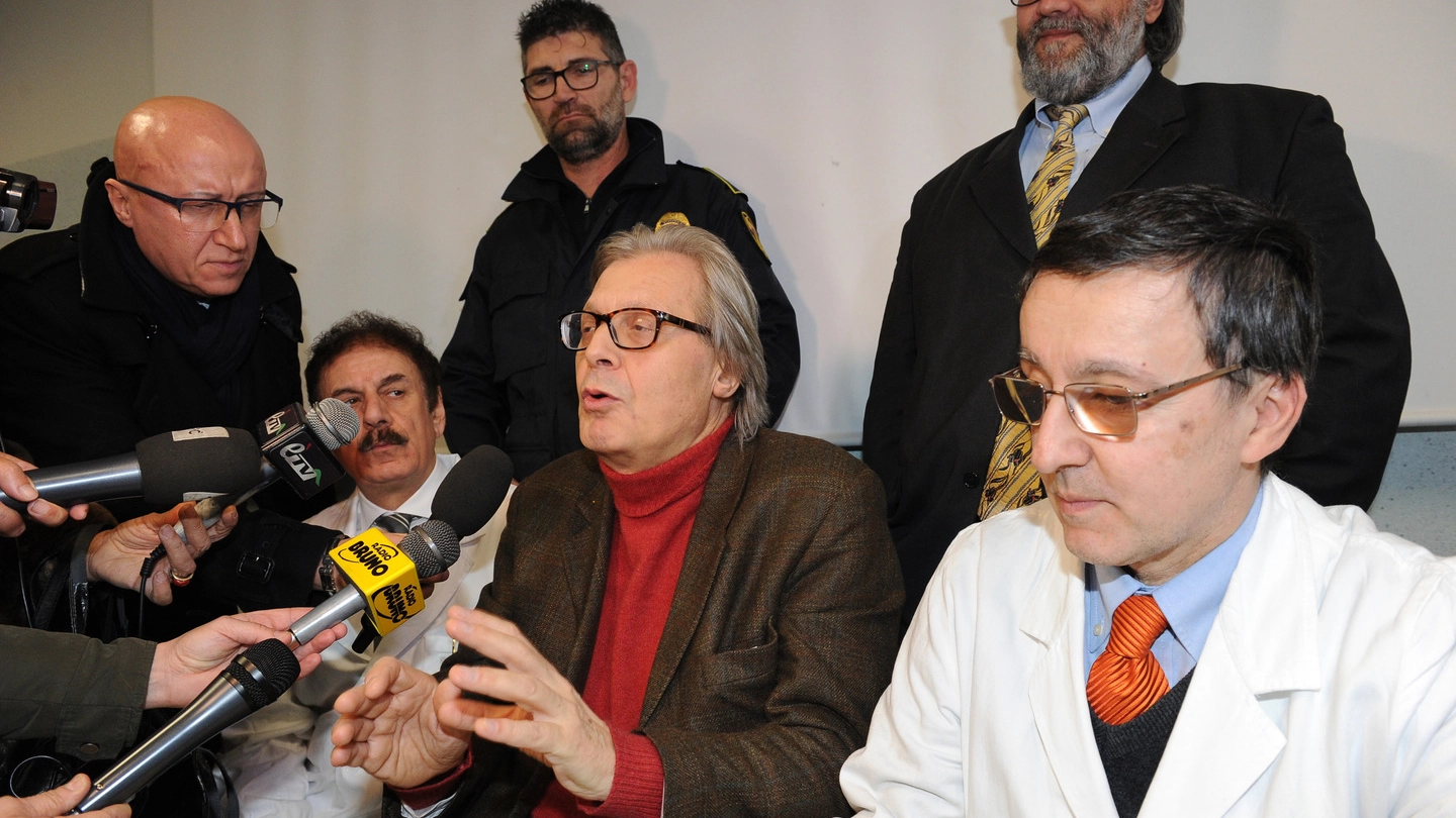 Vittorio Sgarbi, dimissioni dall'ospedale (foto Fiocchi)