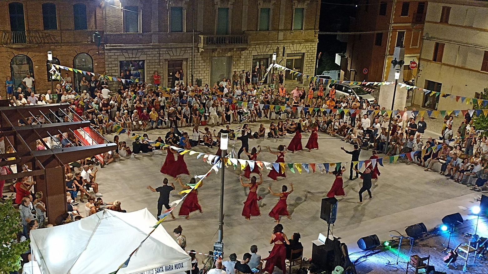 La festa in piazza Magagnini