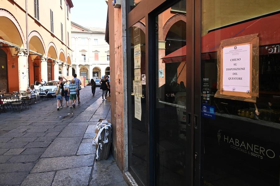 Turista stuprata a Bologna, chiusi due locali