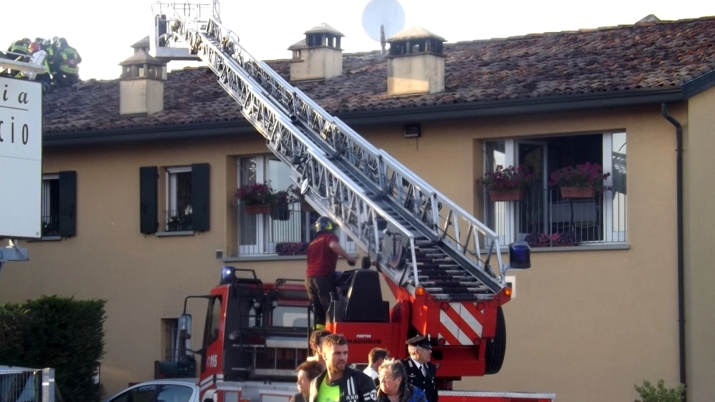 L’incendio all’Osteria del Boccaccio a Sant’Agata sul Santerno (Foto Scardovi)
