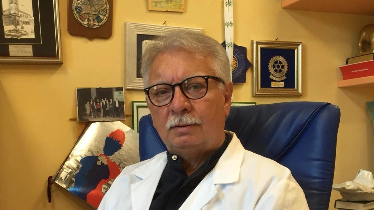 Melanoma, terapia innovativa a Pesaro: nella foto Mattioli, primario di Oncologia