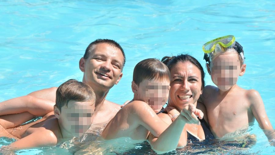 Mamma, papà e tre figli: famiglia autistica in vacanza a Riccione