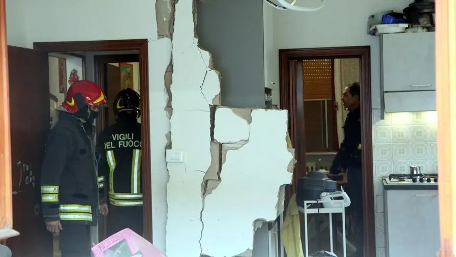 Fuga di gas in una casa di Villa Chiaviche a Cesena (foto Ravaglia)