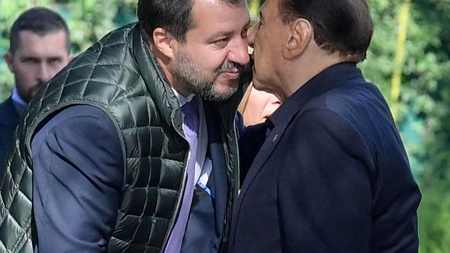 Saluti al termine dell'incontro tra Silvio Berlusconi e Matteo Salvini