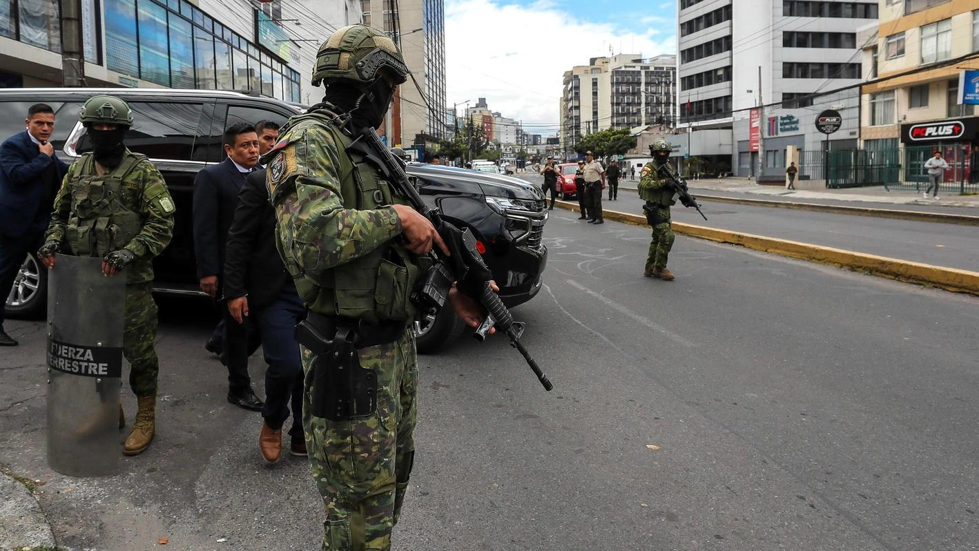 Ecuador nel caos, il racconto : "Sparatorie e bombe in strada. Cefa ha bloccato le attività"