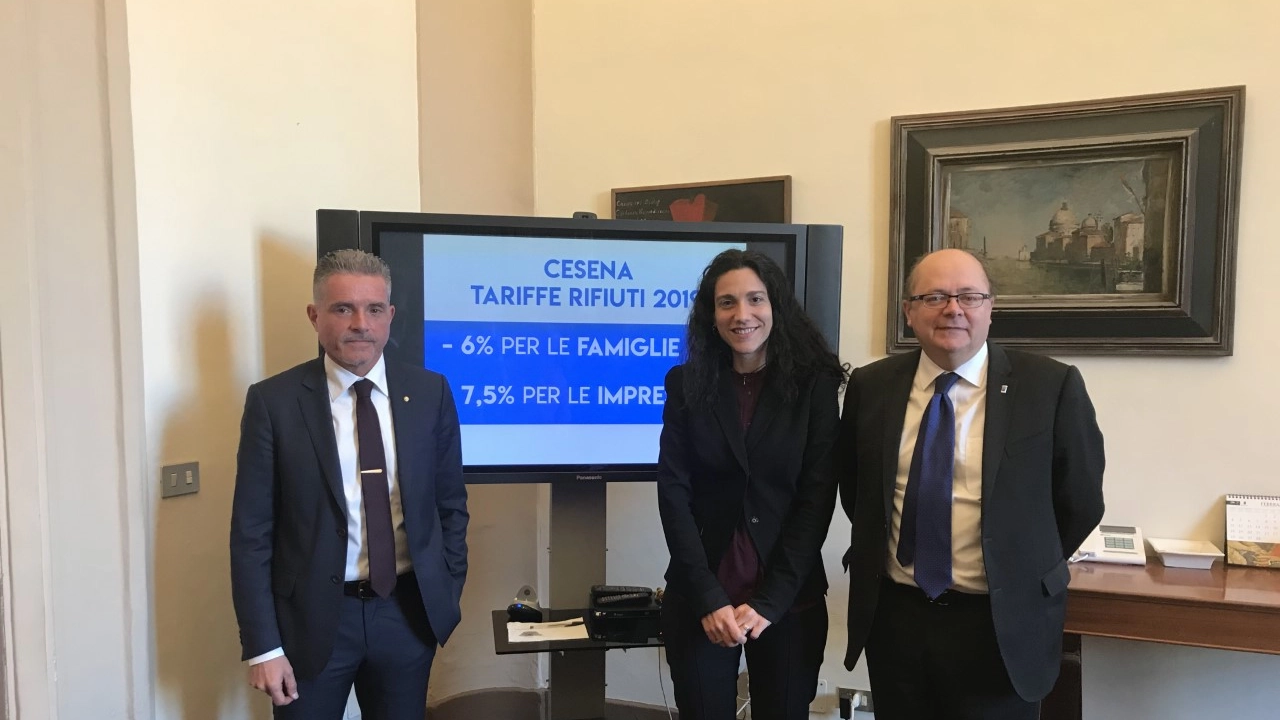 Il sindaco Paolo Lucchi con gli assessori Carlo Battistini e Francesca Lucchi