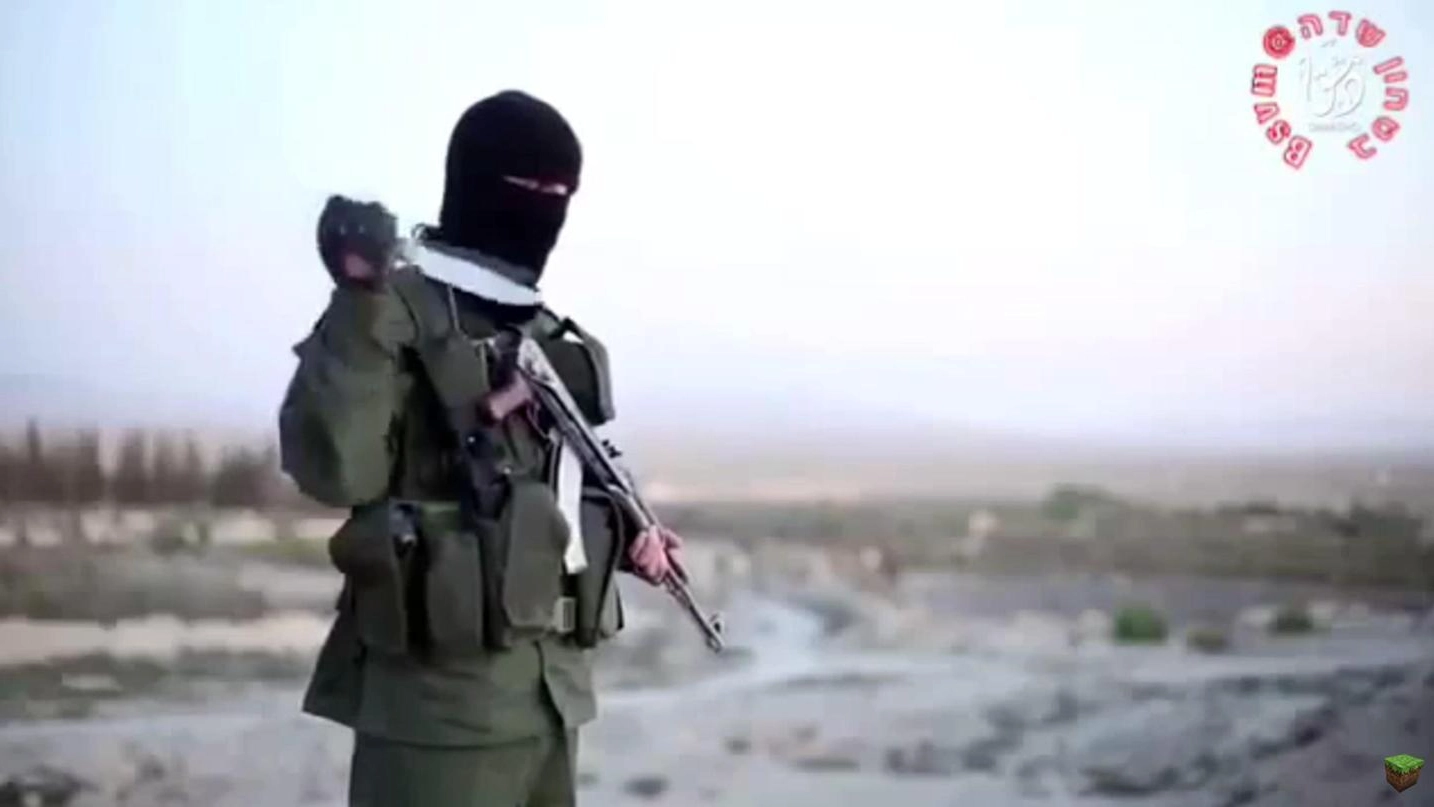 Un miliziano dell'Isis (Ansa)