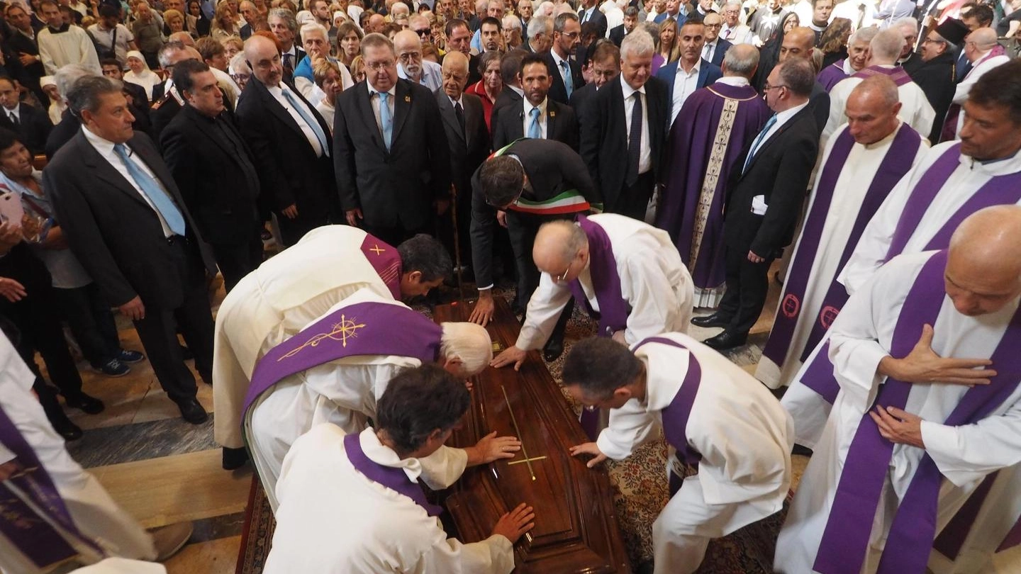 Bologna, il funerale del cardinale Carlo Caffarra (foto Ansa)