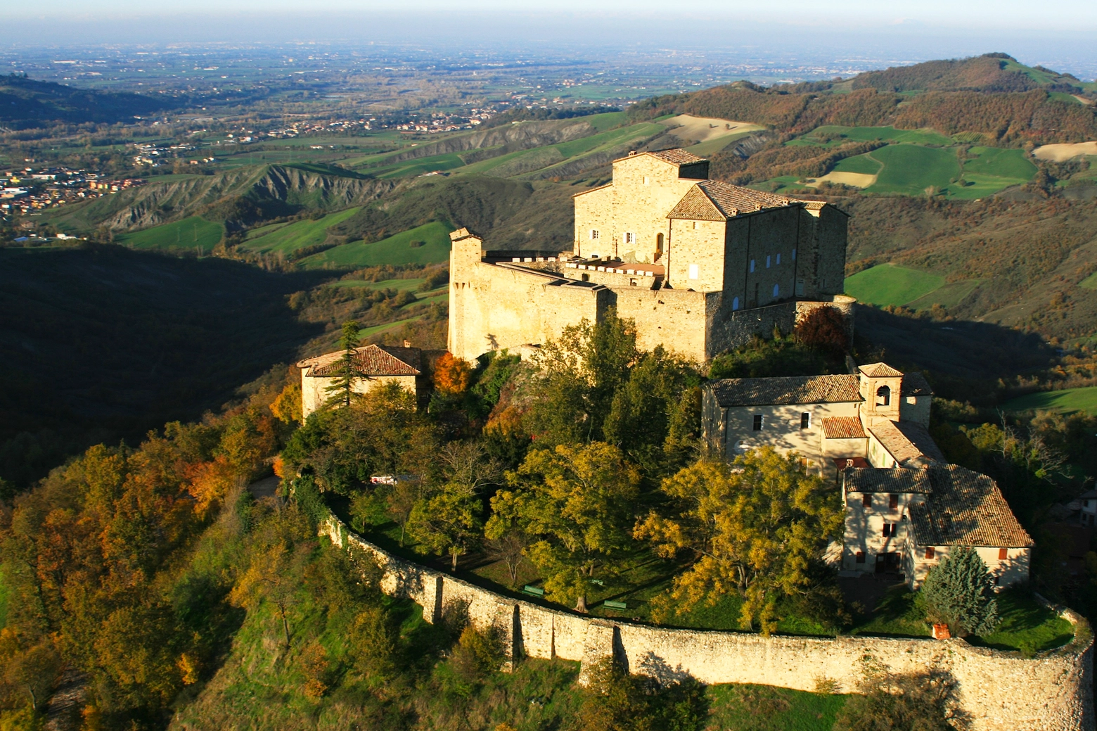 Il Castello di Rossena: una delle tappe del percorso tra i manieri delle Donne