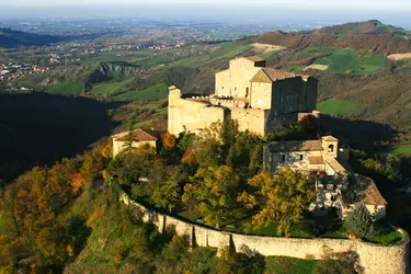 Castelli delle Donne in Emilia Romagna: dove andare tra rocche e leggende