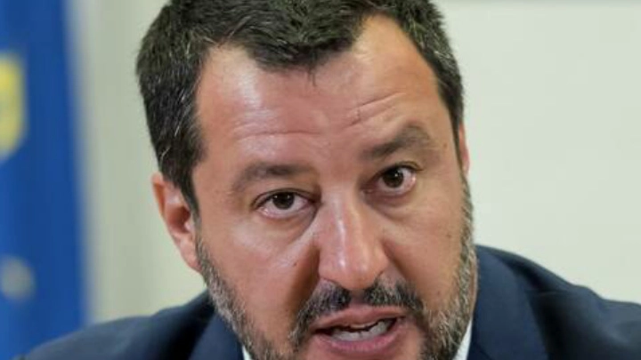 Matteo Salvini venerdì sera a Fabriano nella nuova sede della Lega