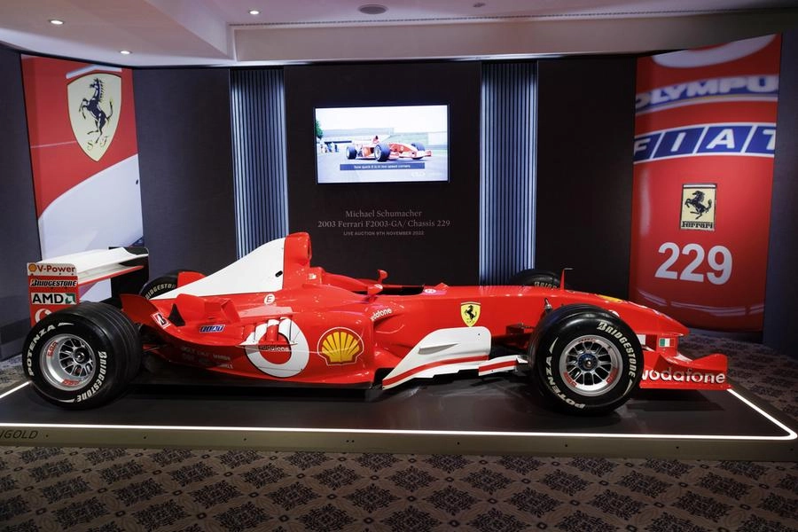 La mitica Ferrari F2003 GA di Schumacher: record all'asta