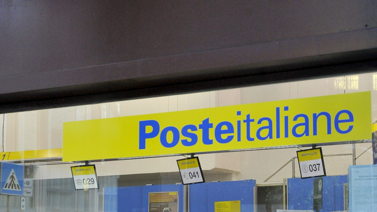 Un ufficio postale (foto d'archivio Newpress)