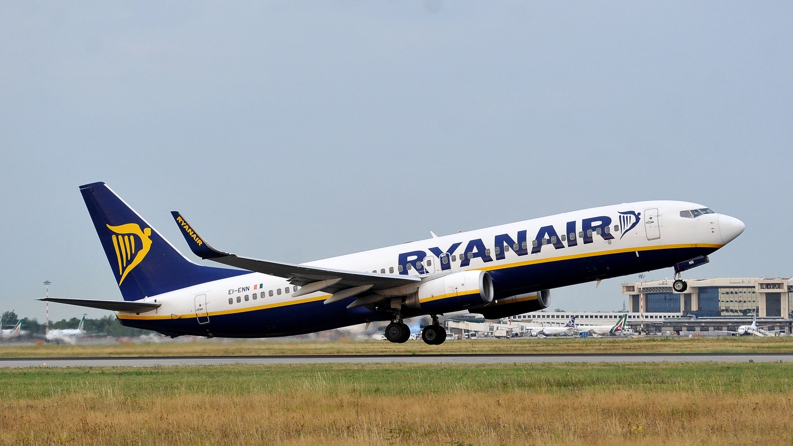 Voli Ryanair per Kutaisi, nuova rotta da Bologna (Foto Newpress)