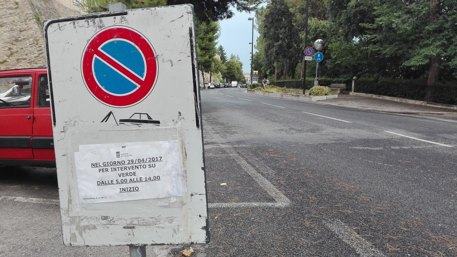 Il cartello sbagliato comparso ieri in viale Trieste