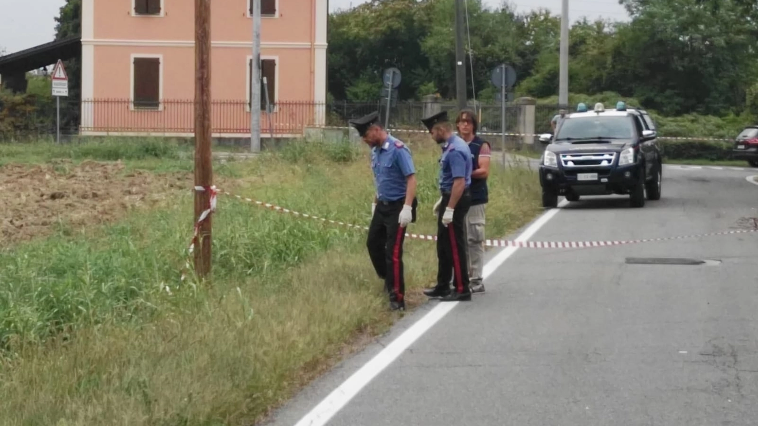 I carabinieri sul luogo dell'accoltellamento