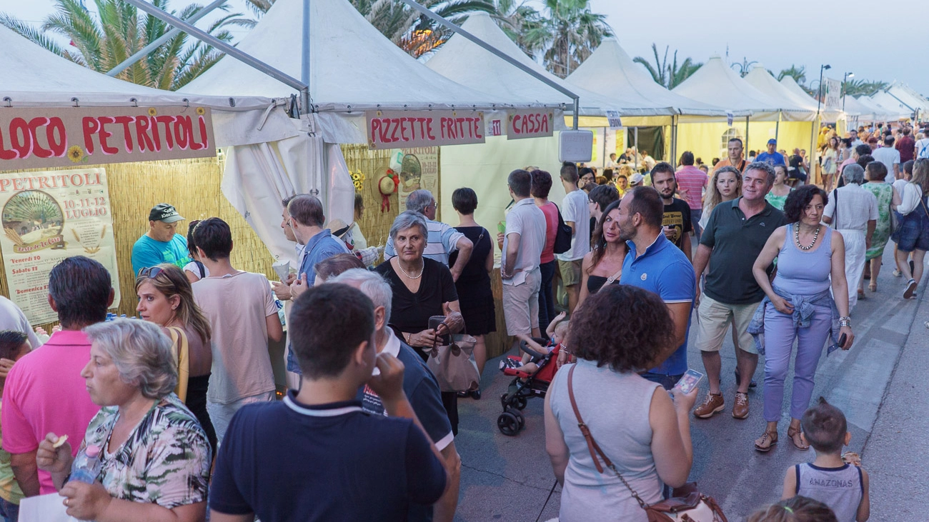 'Pro Loco in festa' a Porto San Giorgio, un'immagine dell'edizione 2015 (Foto Zeppilli)