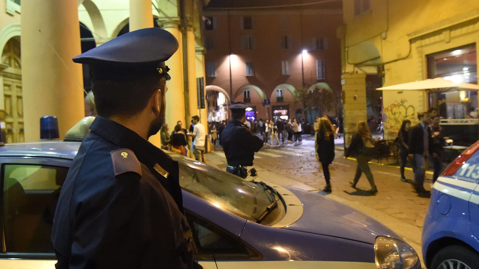 Polizia in zona universitaria a Bologna (FotoSchicchi)
