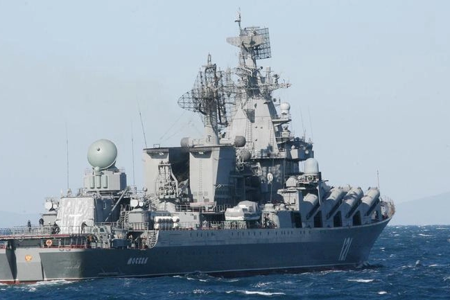 L'incrociatore russo Moskva che l'Ucraina rivendica di aver colpito e affondato (Ansa)