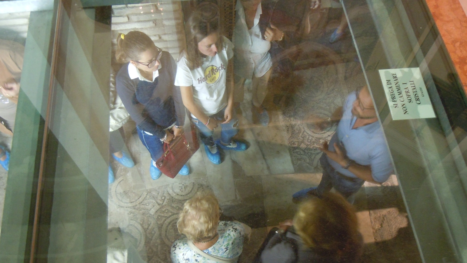Un momento della visita guidata ai mosaici del Duomo