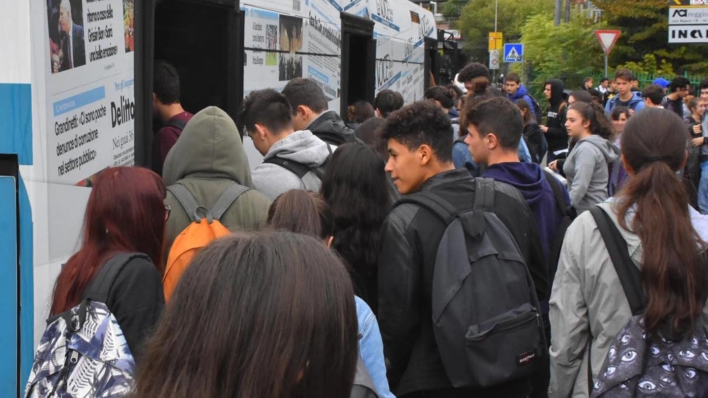 Autobus superaffollati di studenti