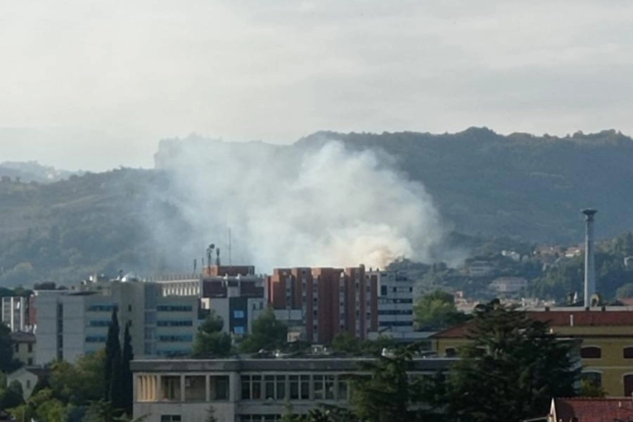 Incendio ad Ascoli oggi