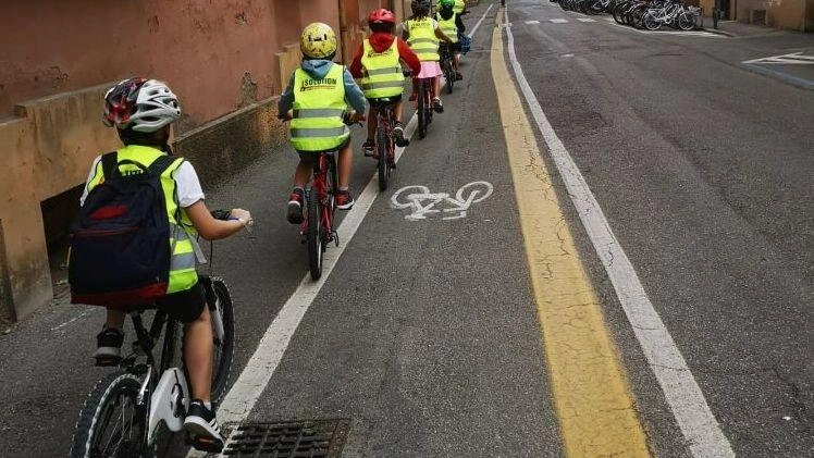 A scuola in bicicletta o a piedi: parte la campagna di ’Cambiamo rotta’