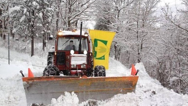 Allerta neve, un trattore della Coldiretti in azione