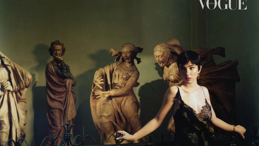 Matilda De Angelis ritratta per Vogue con il Compianto (foto Brett Lloyd)