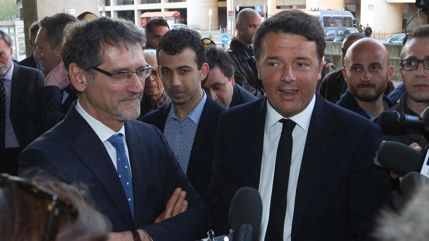 Virginio Merola e Matteo Renzi poco prima della firma dell’accordo sul Passante (FotoSchicchi)