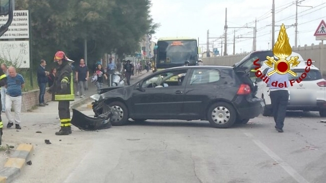 Incidente in via Flaminia, tra Ancona e Falconara