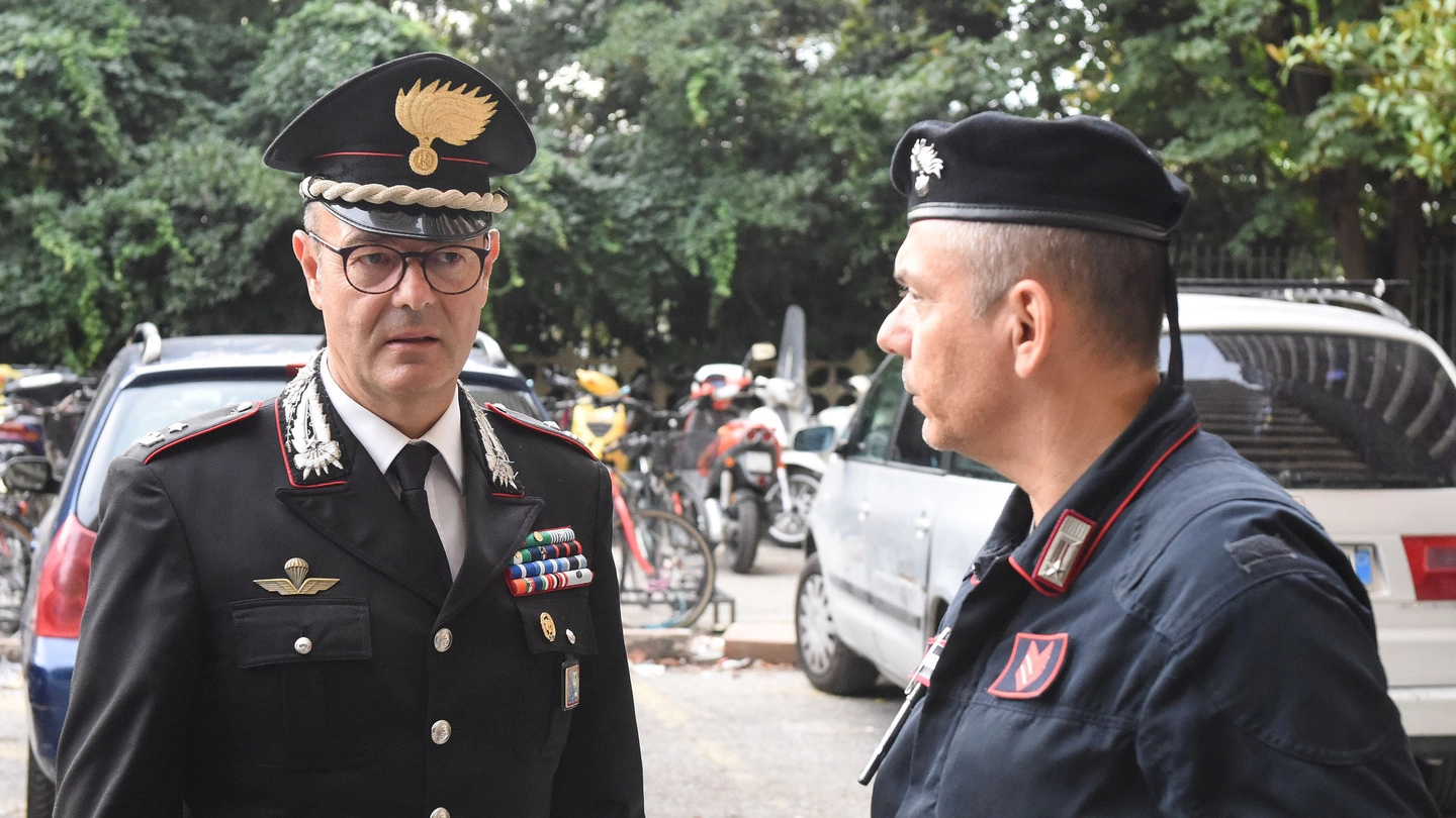 Il maggiore Enzo Marinelli, comandante dei carabinieri, accorso per la donna