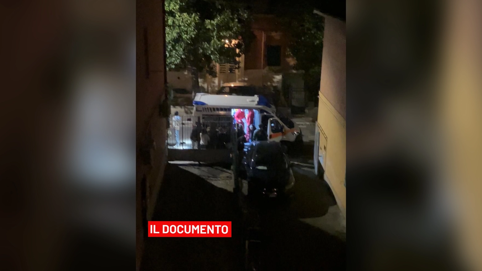 Spari in Bolognina: l’ambulanza intervenuta in via Andrea da Faenza
