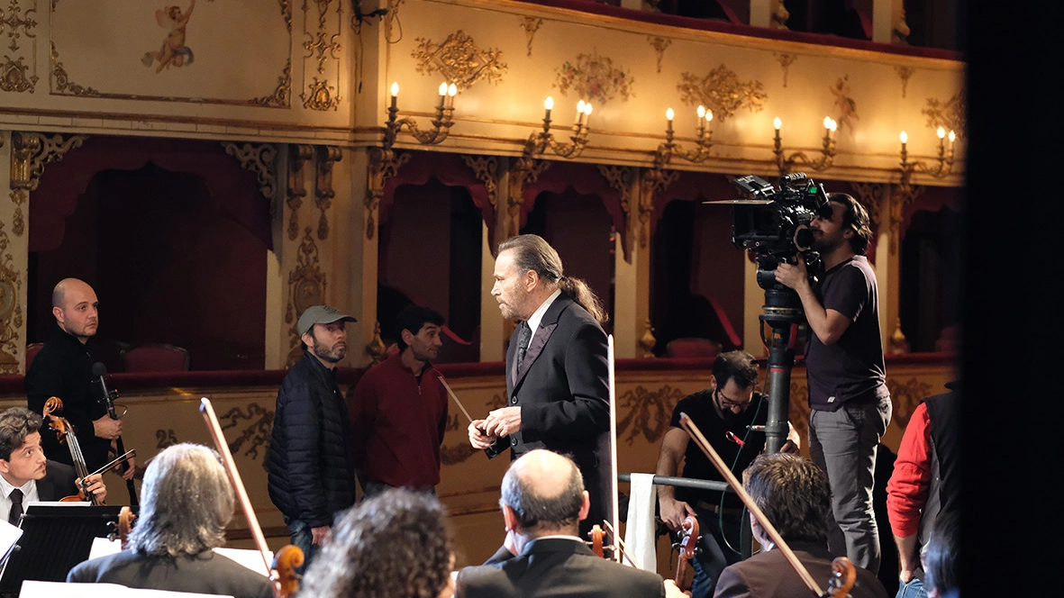 Franco Nero nei panni di direttore d'orchestra al teatro Rossini (Fotoprint)