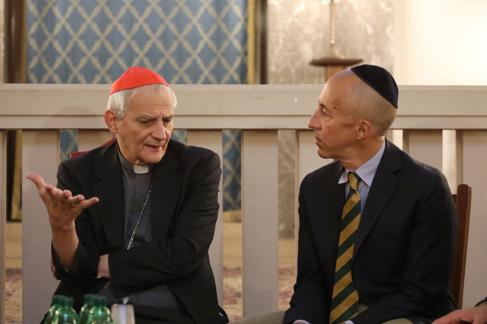 L'incontro tra monsignor Zuppi e il presidente della comunità ebraica Daniele De Paz (FotoSchicchi)
