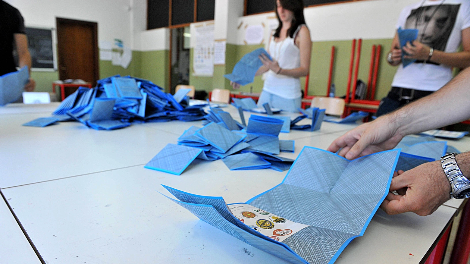 Lo spoglio delle schede elettorali alle amministrative 2023: risultati in diretta di Ancona e di altri 14 Comuni delle Marche