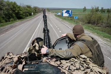 Ucraina Russia, minacce e rischio escalation. Germania fornirà blindati a Kiev