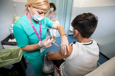 Vaccino bambini 5-11 anni, aperte le prenotazioni nel Lazio: 3000 nei primi 30 minuti