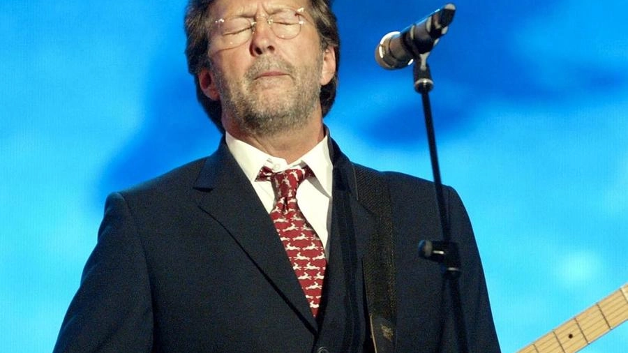 Bologna, Clapton positivo al Covid: concerto all'Unipol rimandato
