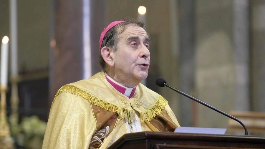 L'arcivescovo di Milano ricorda così il pontefice scomparso e la diocesi si riunisce in preghiera