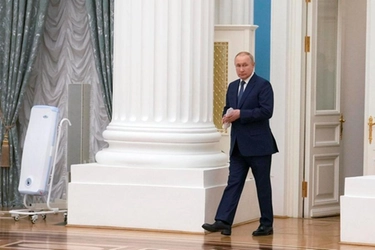 Perché Putin vuole farsi pagare il gas in rubli e quanto può costarci