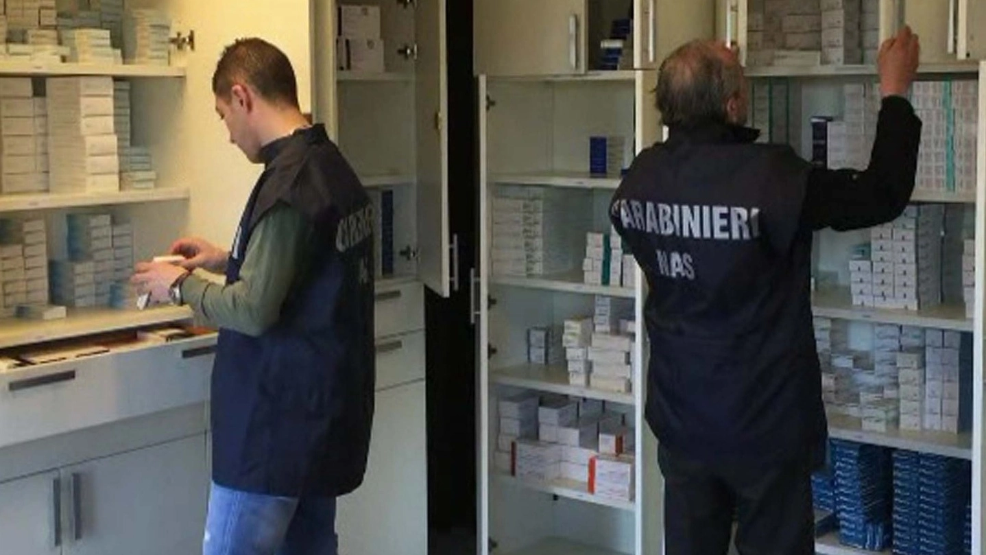 I carabinieri controllano i farmaci 