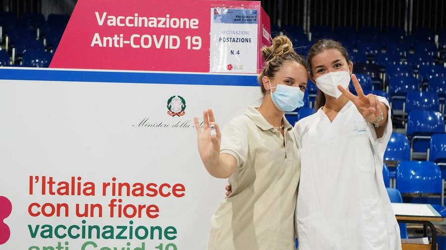 Arezzo, centro vaccinale (foto Cristini)